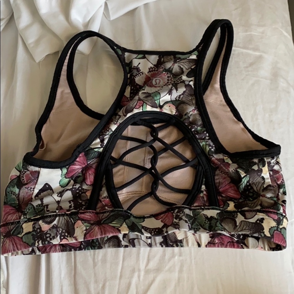 Lululemon sports bra